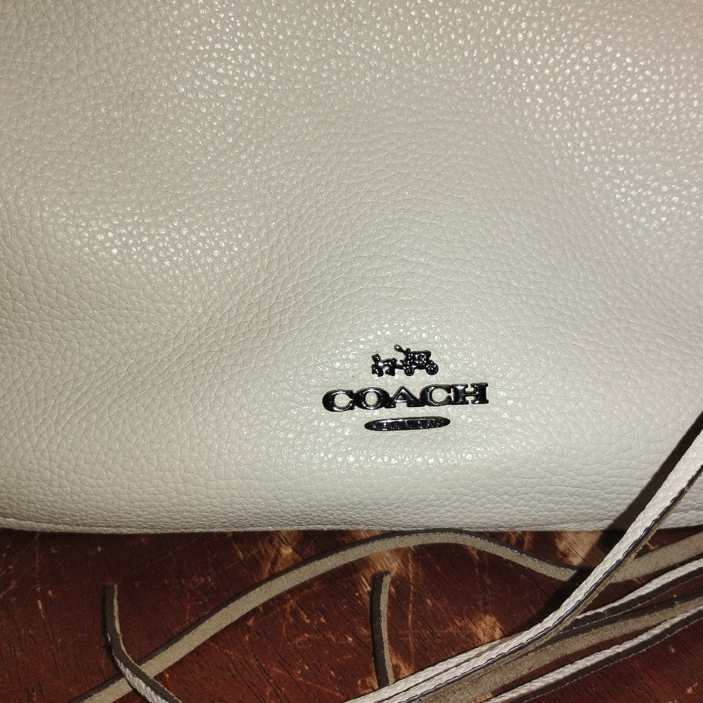 NWT Coach Nomad Fringe Hobo Chalk White Pebbled Leather & Gunmetal Hardware - Picture 6 of 6